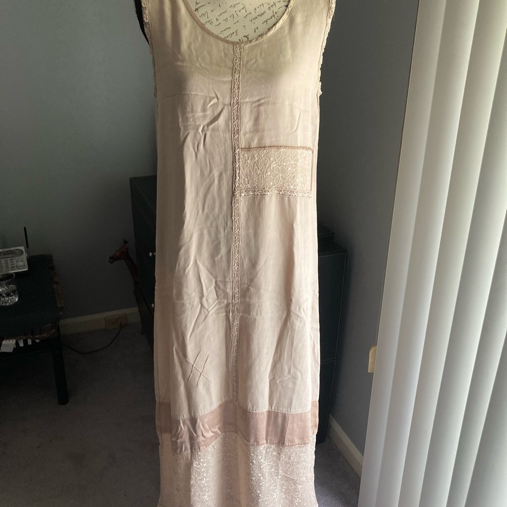 Nooshin femme beige rayon/cotton/linen boutique style dress Size~S. NWOT